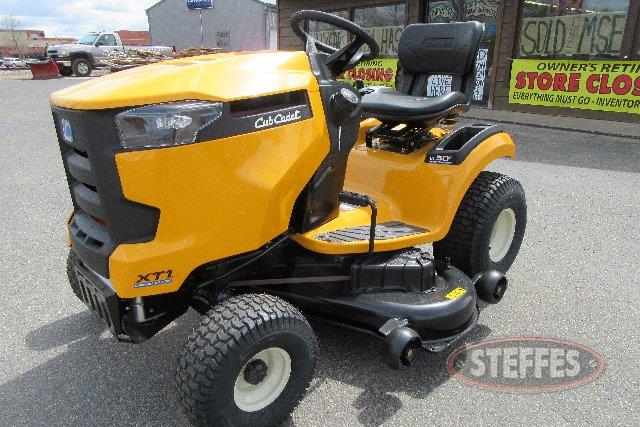 2017 Cub Cadet XT1 LT50_0.jpg